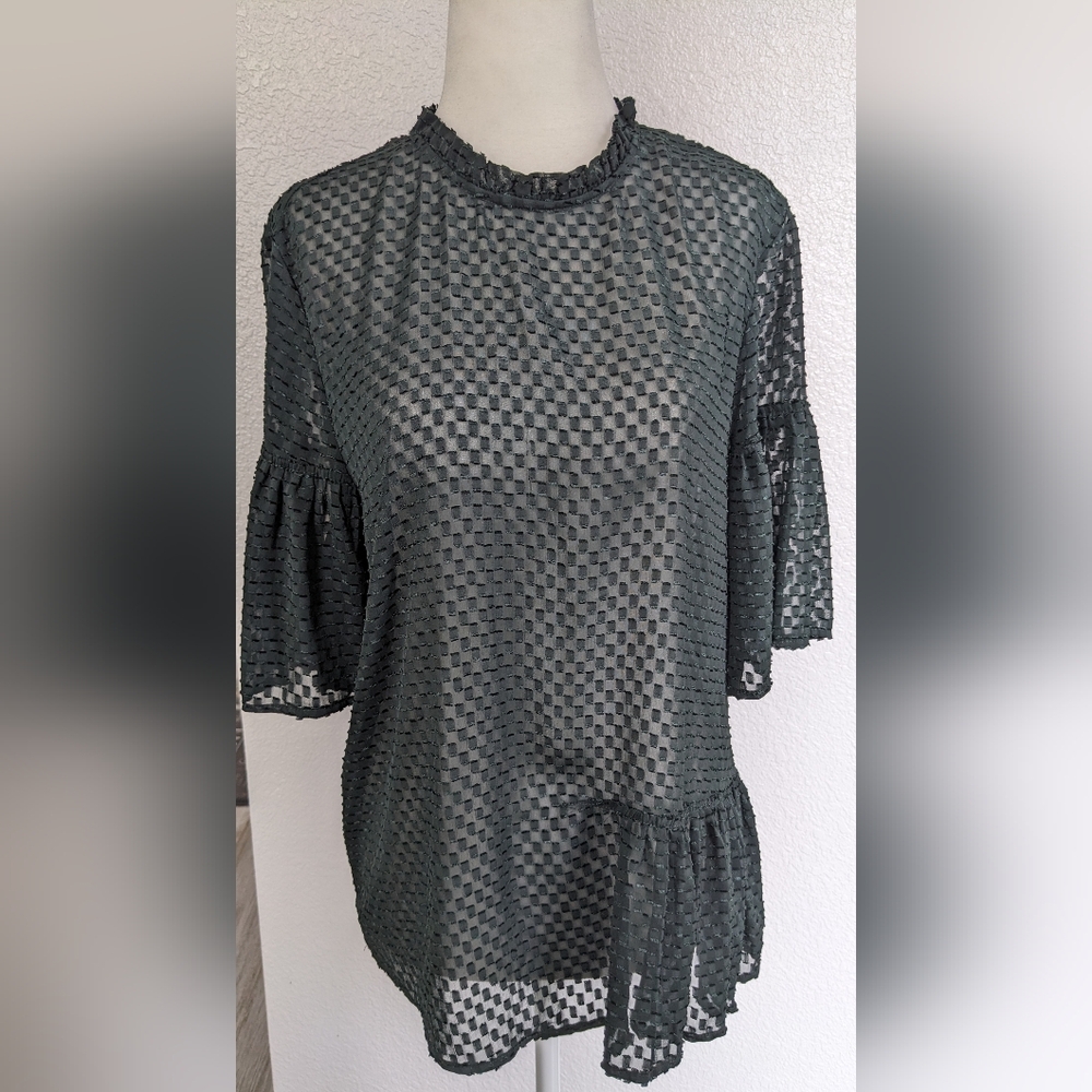 EUC H&M Dark green sheer patterned flounce top.